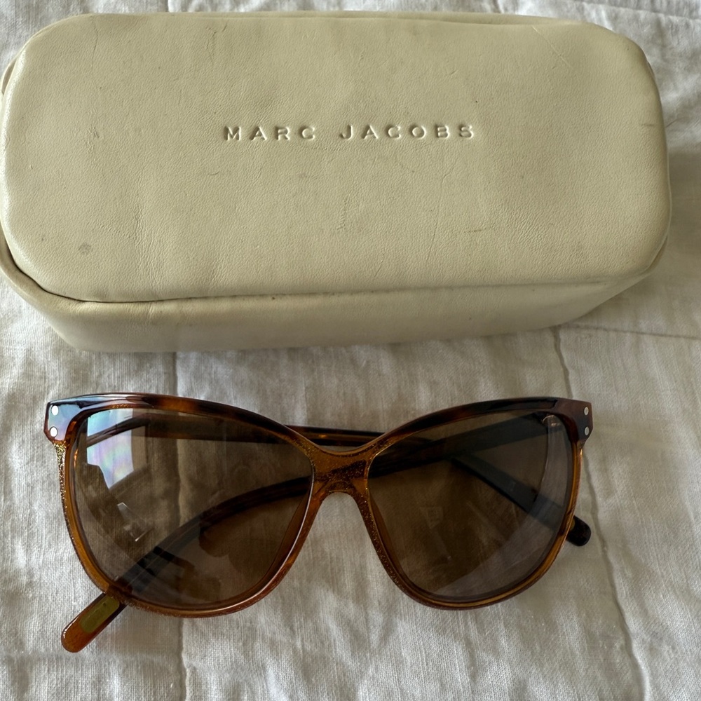✨ Marc Jacobs Glitter Tortoise Shell Sunglasses w/ Case 😎